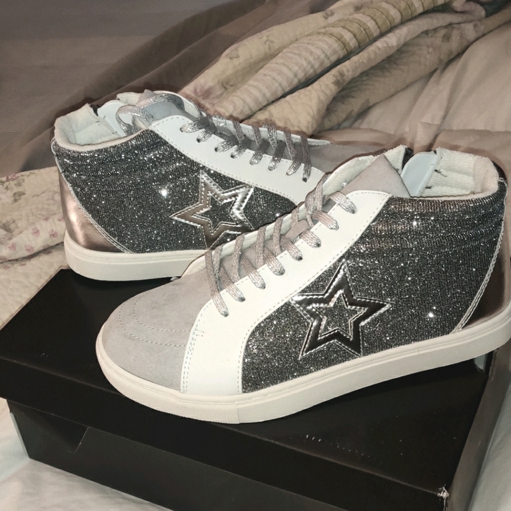 Torrid sparkle mid-top shoes (WW)